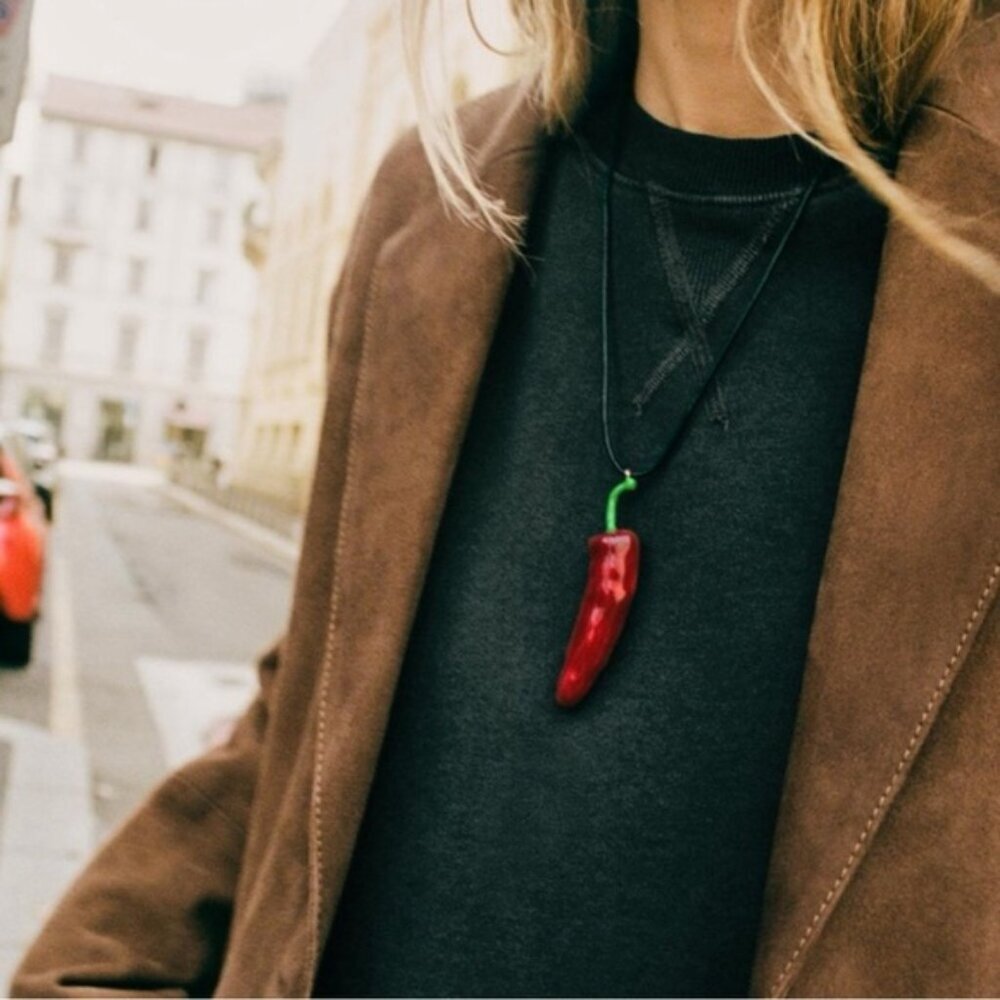 🔥🔥Zara chili pepper cord necklace no 🏷️ with beautiful gift box 🎁🎁